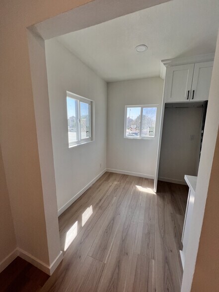 Building Photo - 8427 Elizabeth Ave