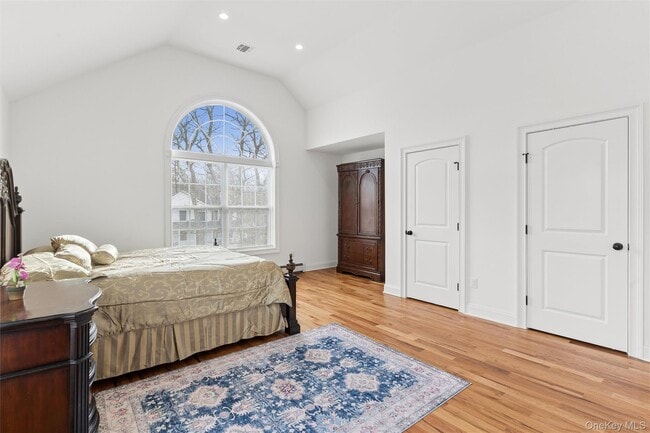 Building Photo - 16 Gateway Ct