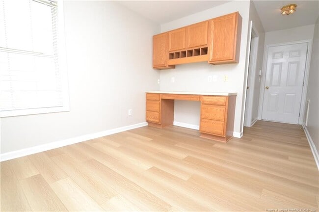 Building Photo - 1914 Sterling Hill Dr