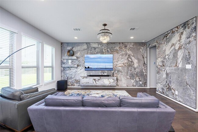 Building Photo - 7702 Kenora Wy