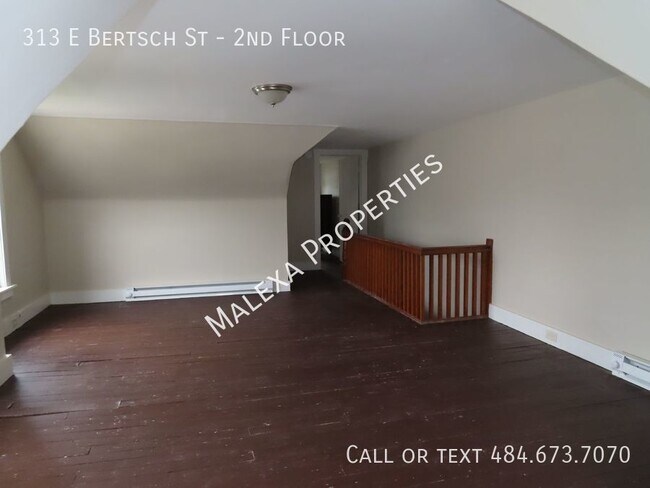 Building Photo - 313 E Bertsch St
