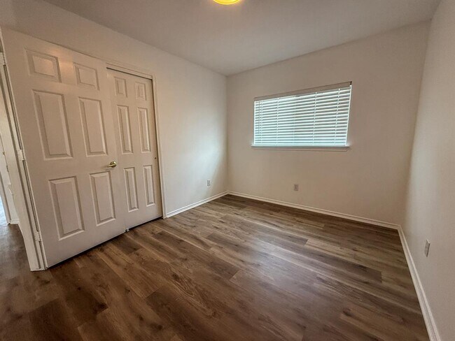 Building Photo - 1148 Apollo Cir