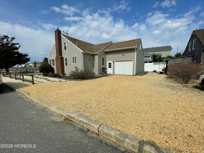 Building Photo - 207 Bay Blvd