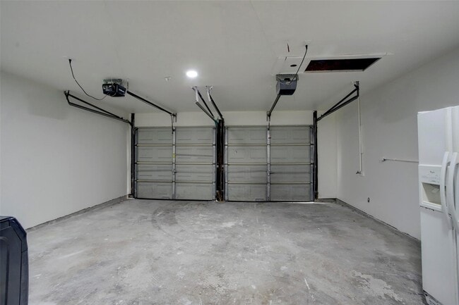 Building Photo - 6310 Autumn Arbor Dr