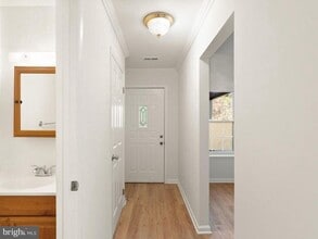 Building Photo - 15278 Cloverdale Rd