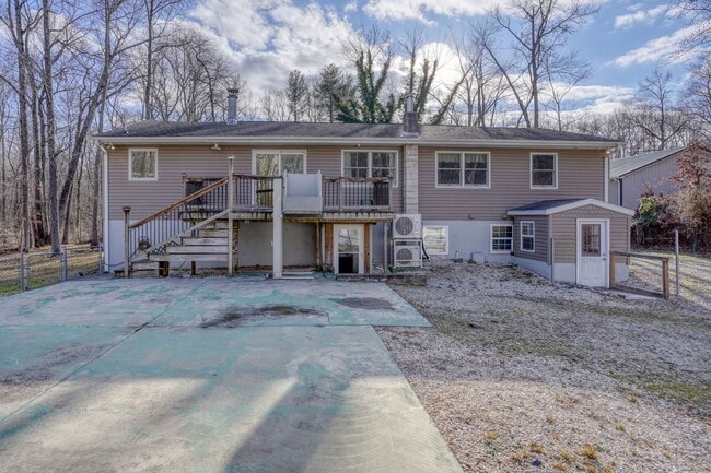 Building Photo - Just What You Have Been Looking For a Single Family Ranch in a Quaint Country Setting