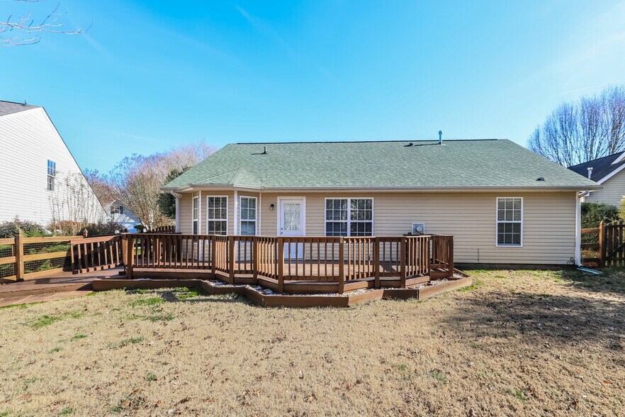 Building Photo - 3238 Longspur Dr