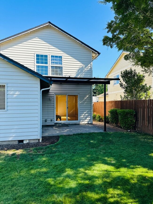 Building Photo - Charming Fisher's Landing Home