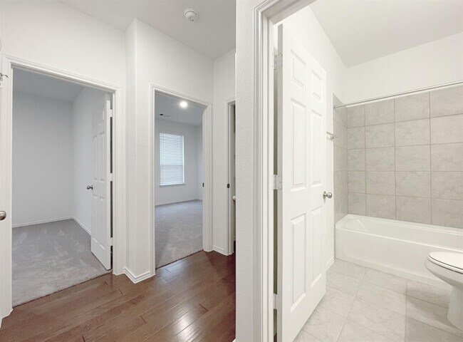 Building Photo - 6825 Ellsworth Walk