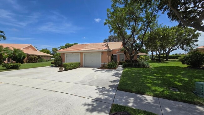 Building Photo - 5622 Royal Lake Cir