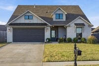 Building Photo - Welcome to this exceptionally well maintained like new home located in the Estates at Morrow Place