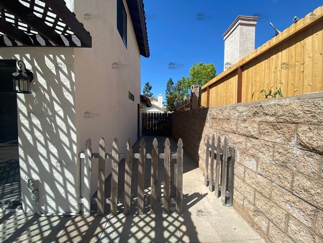 Building Photo - Updated 3BD/2BA with Air Conditioning