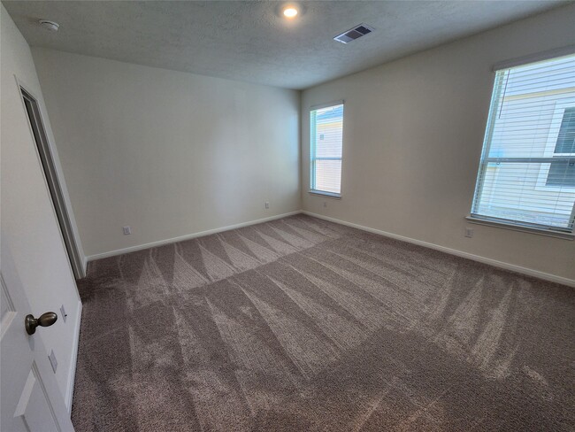 Building Photo - 1530 Grand Olympia Dr
