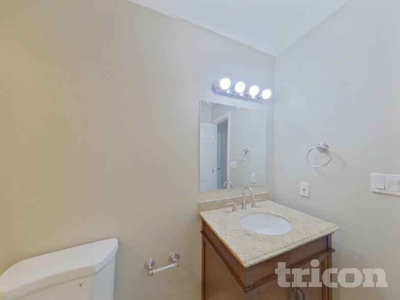 Building Photo - 2280 Winchester Dr