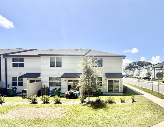 Building Photo - 38057 Elby Ln