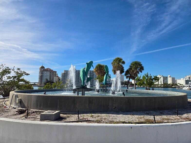 Building Photo - 2304 Ringling Blvd