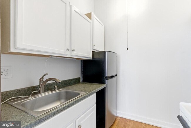 Building Photo - 105 N Loudoun St