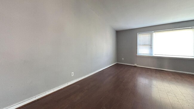 Building Photo - 2037 Beyer Ave