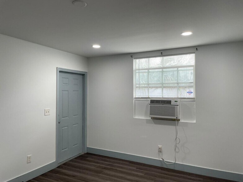 Building Photo - 8030 NW 36th Pl