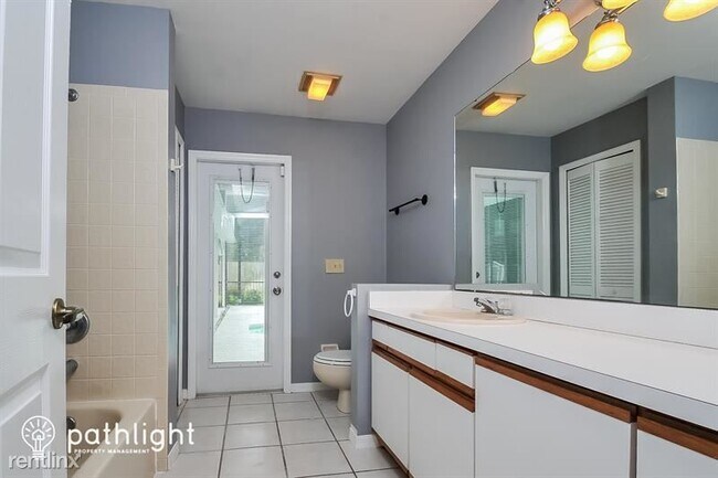 Building Photo - 4 br, 2 bath House - 3213 Stevenson Street...