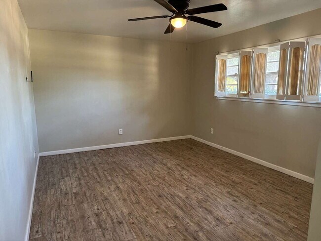 Building Photo - "Spacious 4-Bedroom Home with 2 Full Baths in Lubbock – 1,984 Sq Ft of Comfort!"