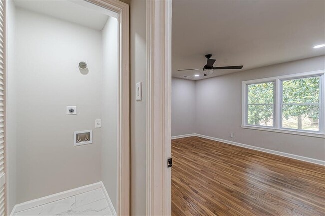 Building Photo - 1624 Dodson Dr SW