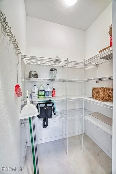 Building Photo - 3211 Cottonwood Bend