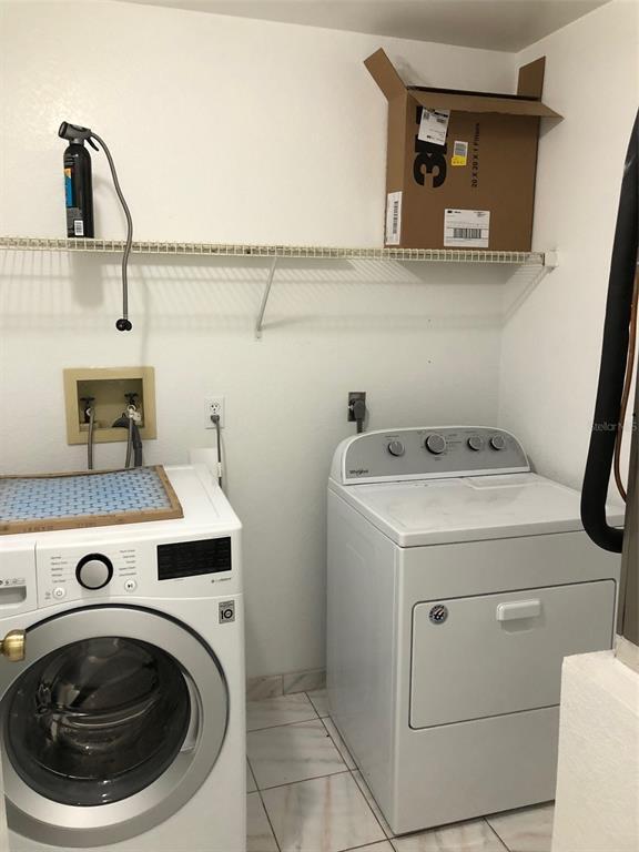 Building Photo - 25385 Sandhill Blvd