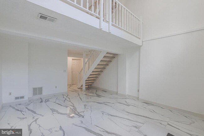 Building Photo - 9 Stillwood Cir