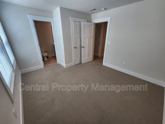 Building Photo - 112 Outback Dr