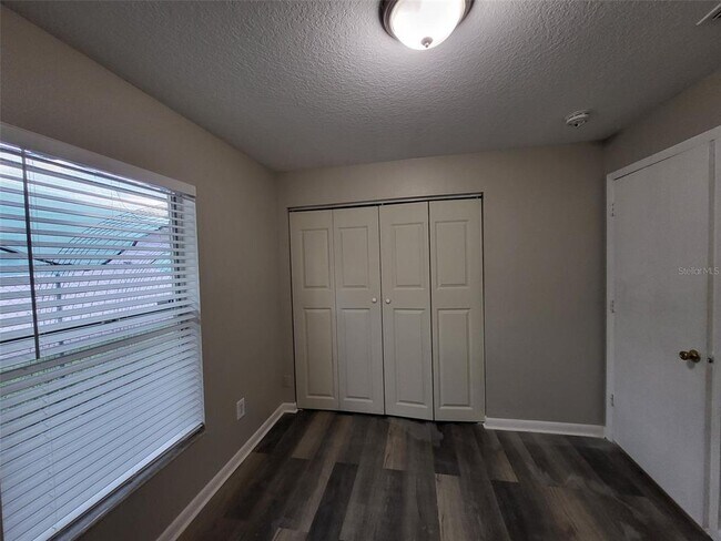 Building Photo - 2608 E 9th Ave