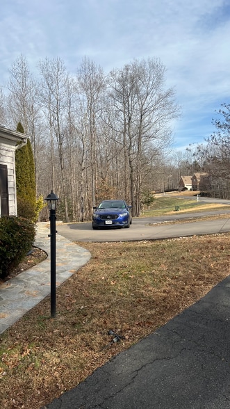 Building Photo - 5976 Maxfield Ct