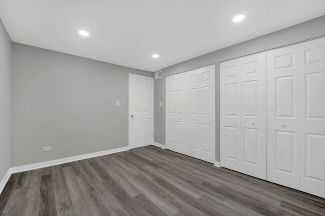 Building Photo - 3161 N Cambridge Ave