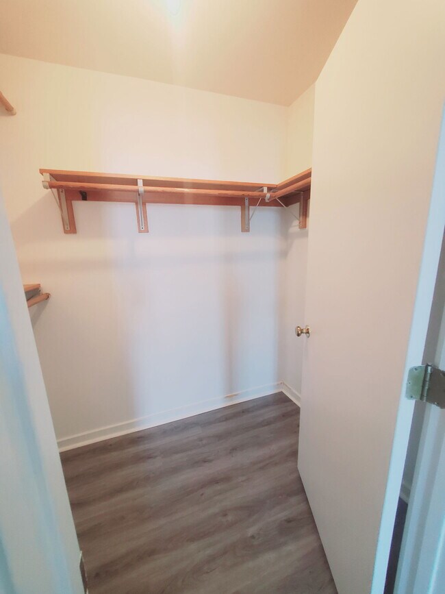 Building Photo - 9-11 Wall Street Apt #2, Norwalk, CT 06850...