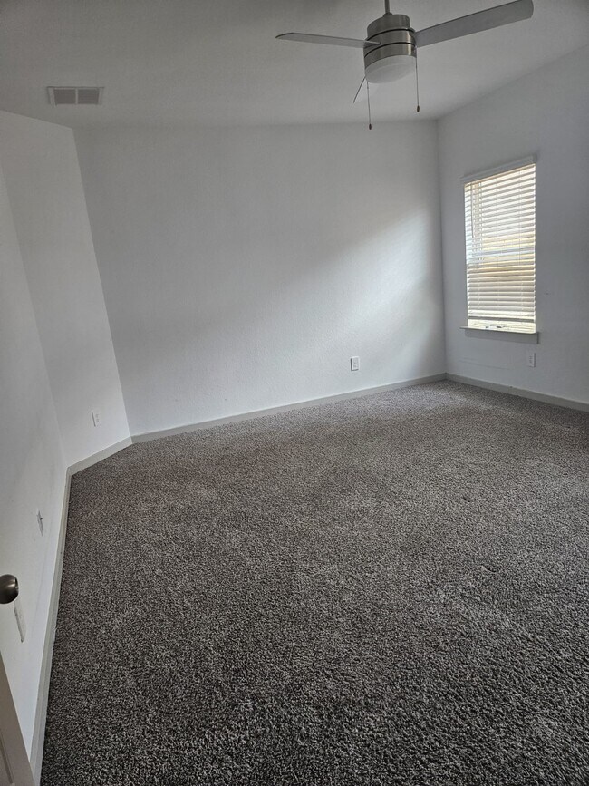 Building Photo - 12816 Heddington Grv Ln