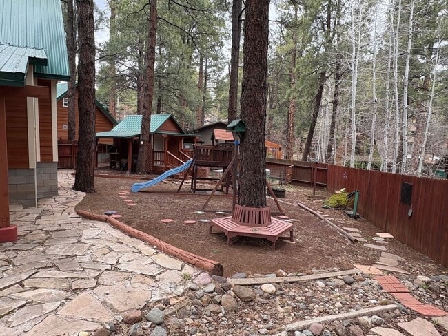 Building Photo - Great Quiet 3BR, 2 BA House in Kachina Vil...