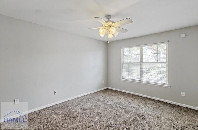 Building Photo - 404 Clairemore Cir