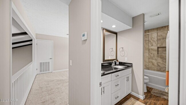 Building Photo - 134 Marlin Cir