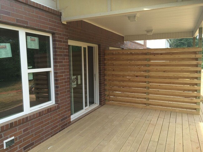 Building Photo - Wildwood 3
