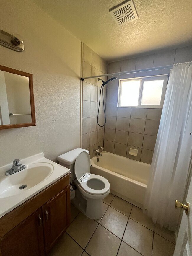 Building Photo - 2805 Campbell Ln