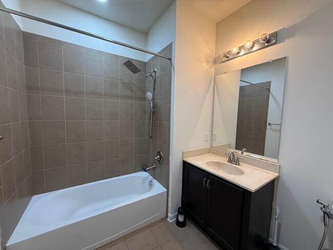 Building Photo - 518 E Celebration Way
