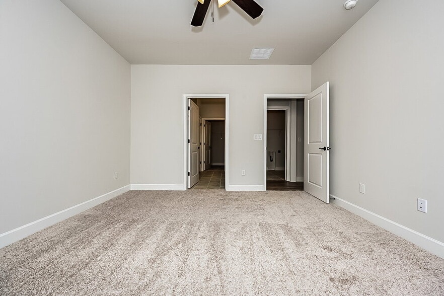 Building Photo - 217 Nuttall Dr