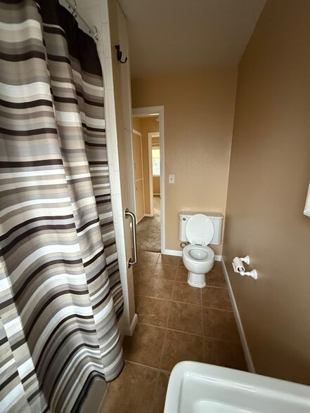 Bathroom - 1601 Crook Ave