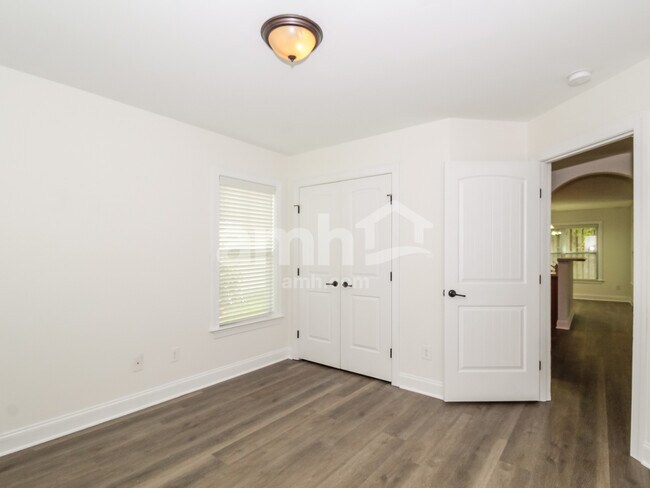 Building Photo - 1254 Clancy Dr NE