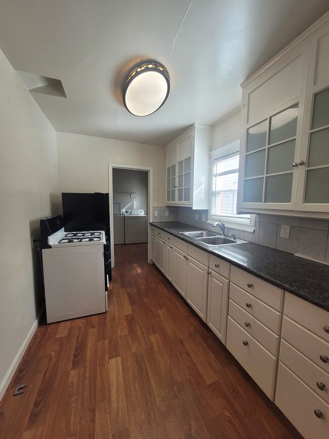 Building Photo - Curtis Park area 3 bedroom