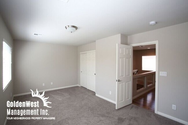 Building Photo - Gorgeous 4Bdm 2.5Ba Home in Southwest Las ...