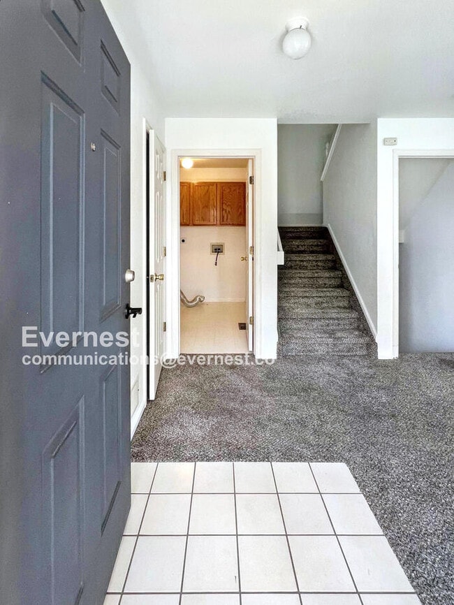 Building Photo - 502 W 114th Way