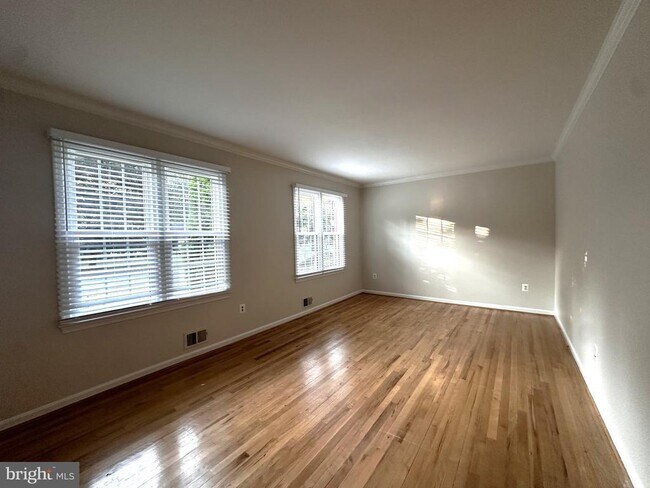 Building Photo - 9612 Whitecedar Ct