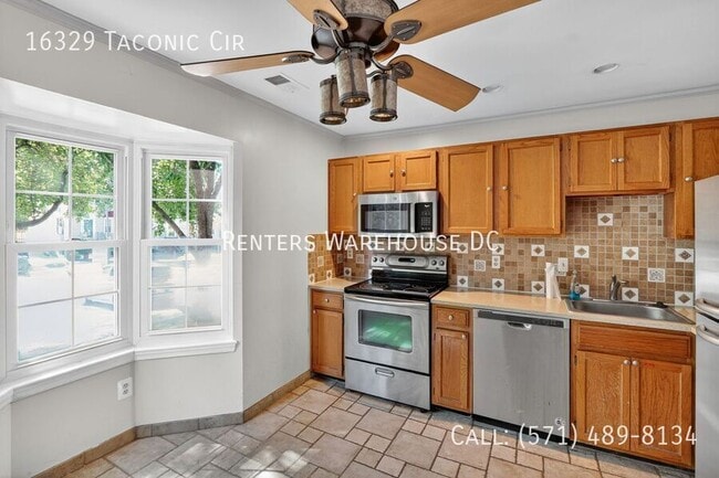 Building Photo - 16329 Taconic Cir