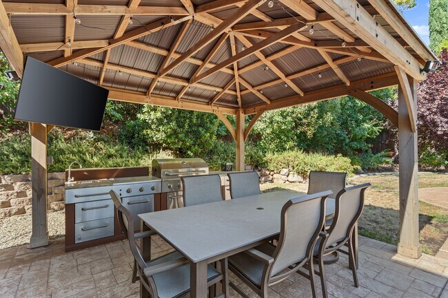 Building Photo - Beautiful Rocklin Home with a Pool!